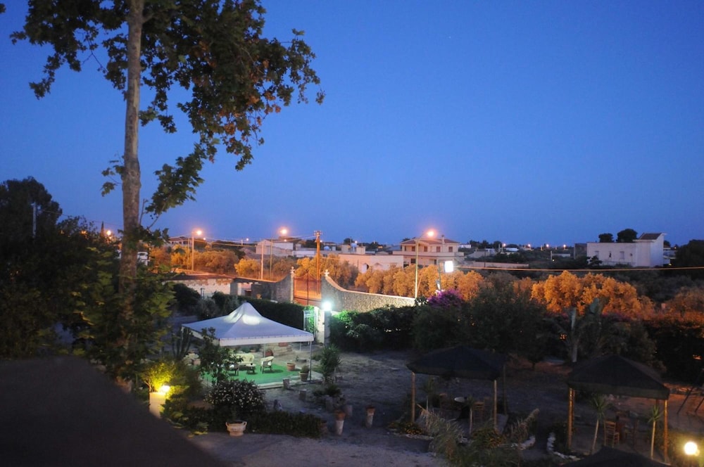 B&B Villa Anna — 4-Star Luxury Hotel in Castelvetrano, Italy