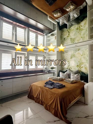 DeLuxury Mirror Apartament Centrum — 4-Star Luxury Hotel in Warsaw, Poland