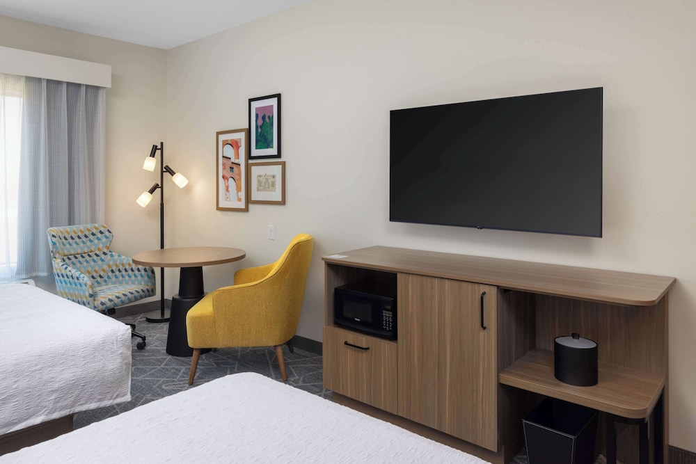 Hampton Inn & Suites by Hilton Cottonwood - photo 11
