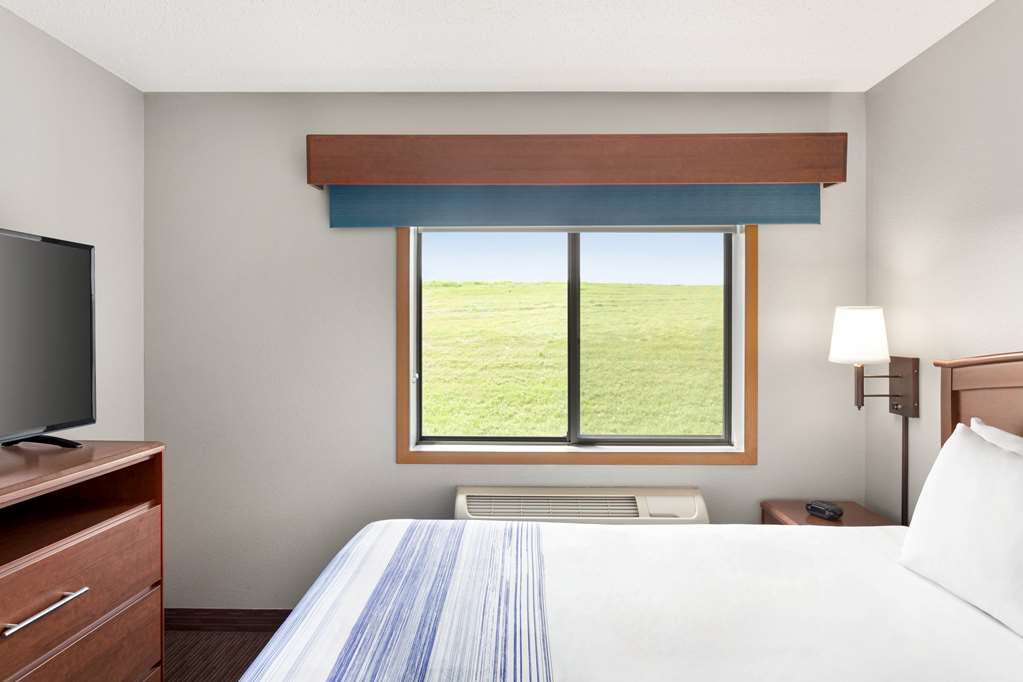 AmericInn by Wyndham Sauk Centre - photo 32