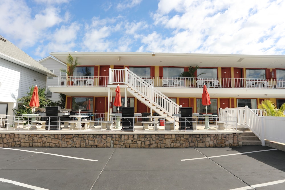 Harbor Mist Family Motel - photo 17