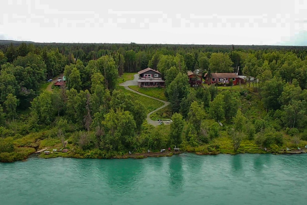 On site Kenai River Fishing: Soldotna Apartment — 4-Star Luxury Hotel in Soldotna, United States