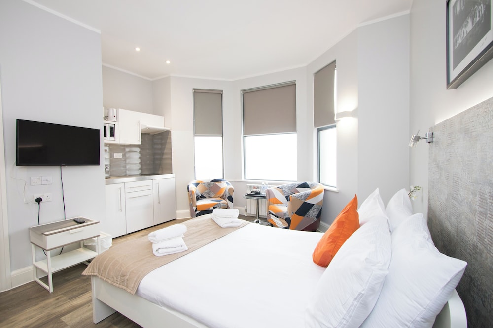 Westciti Caroco Aparthotel — Croydon