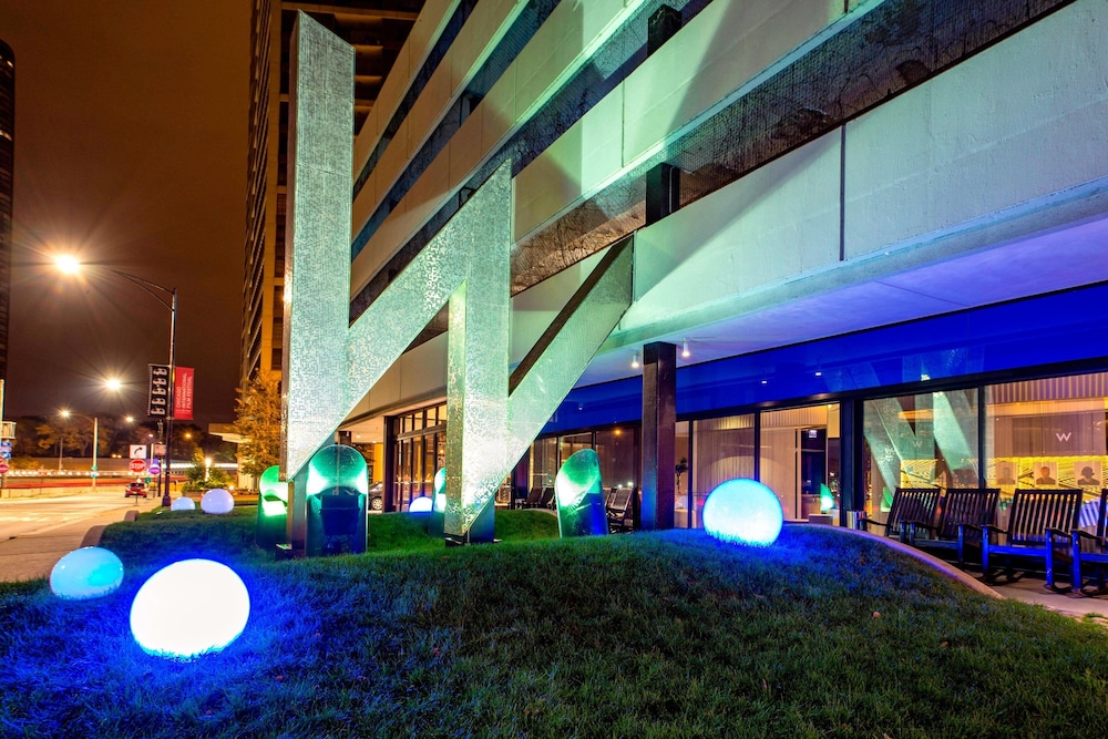 W Chicago Lakeshore - featured photo