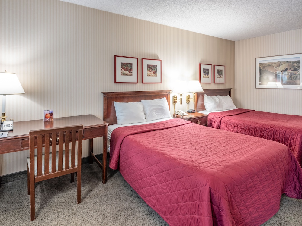 University Place Hotel & Conference Center - photo 11