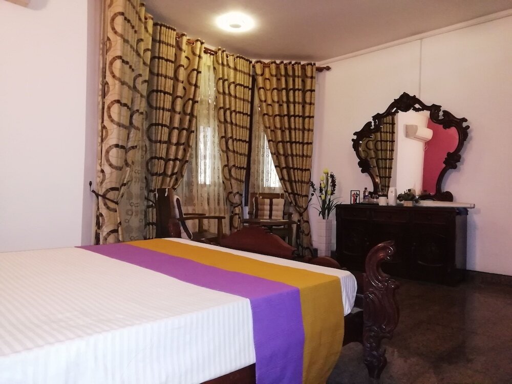 Royal Marine Inn - last minute hotel in Colombo
