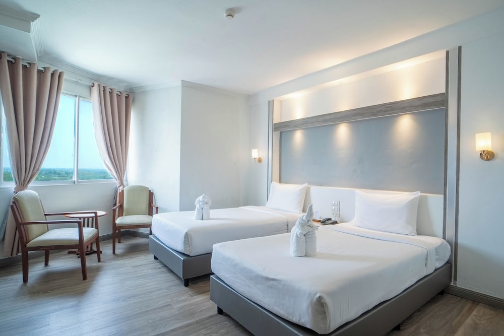 Thong Tarin Hotel — 4-Star Luxury Hotel in Surin, Thailand