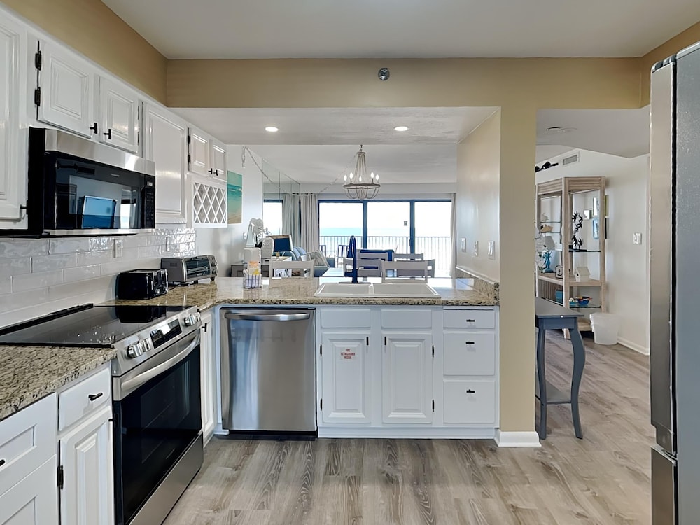 Emerald Towers II by Southern Vacation Rentals - photo 8