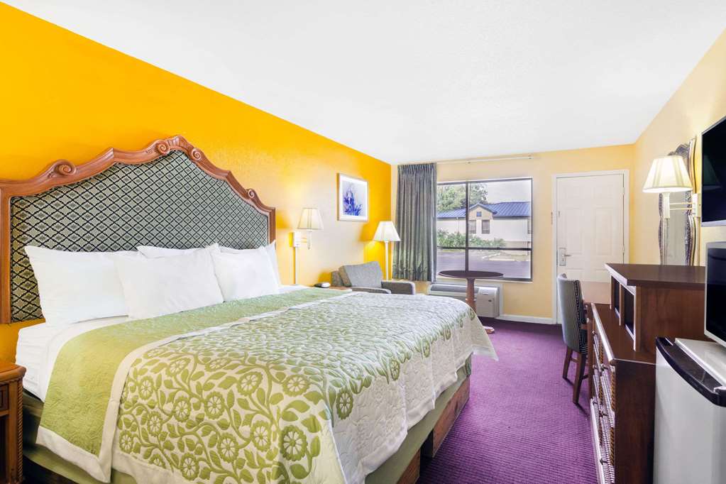 Days Inn by Wyndham Jacksonville - photo 11