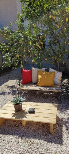 Les Citronniers Et Les Mimosas in Hyeres, France