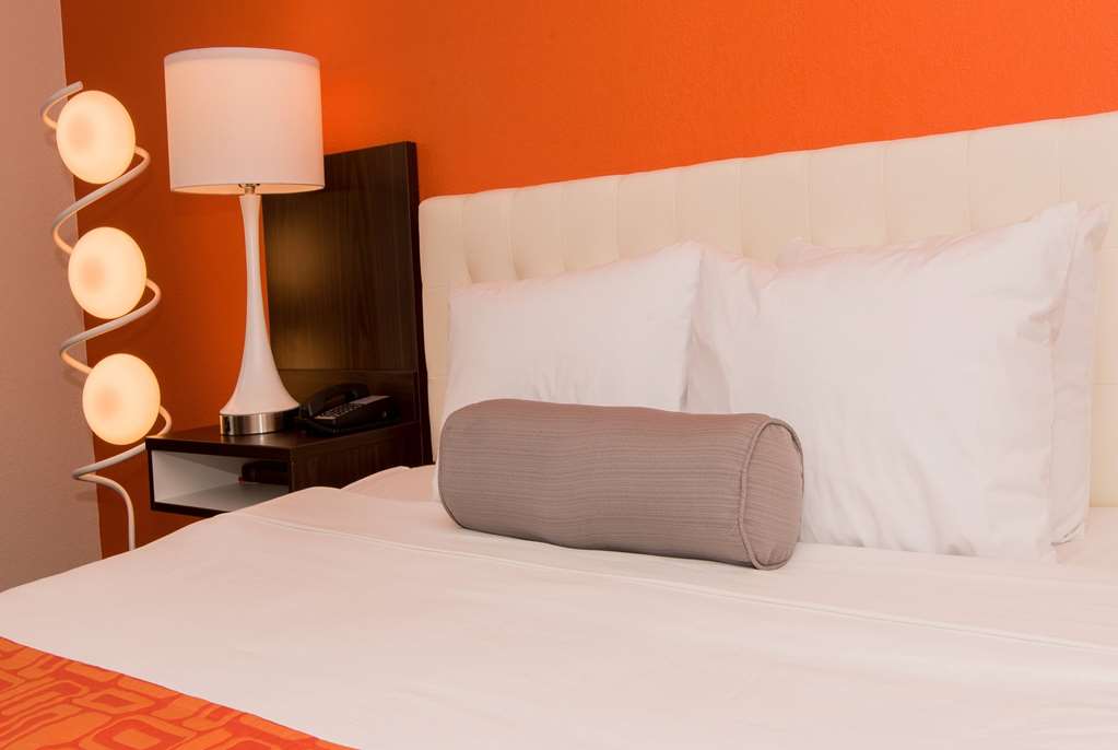 Howard Johnson by Wyndham Portsmouth - photo 11