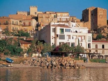 Museo Albergo D Arte Contemporanea Atelier Sul Mare — Tusa