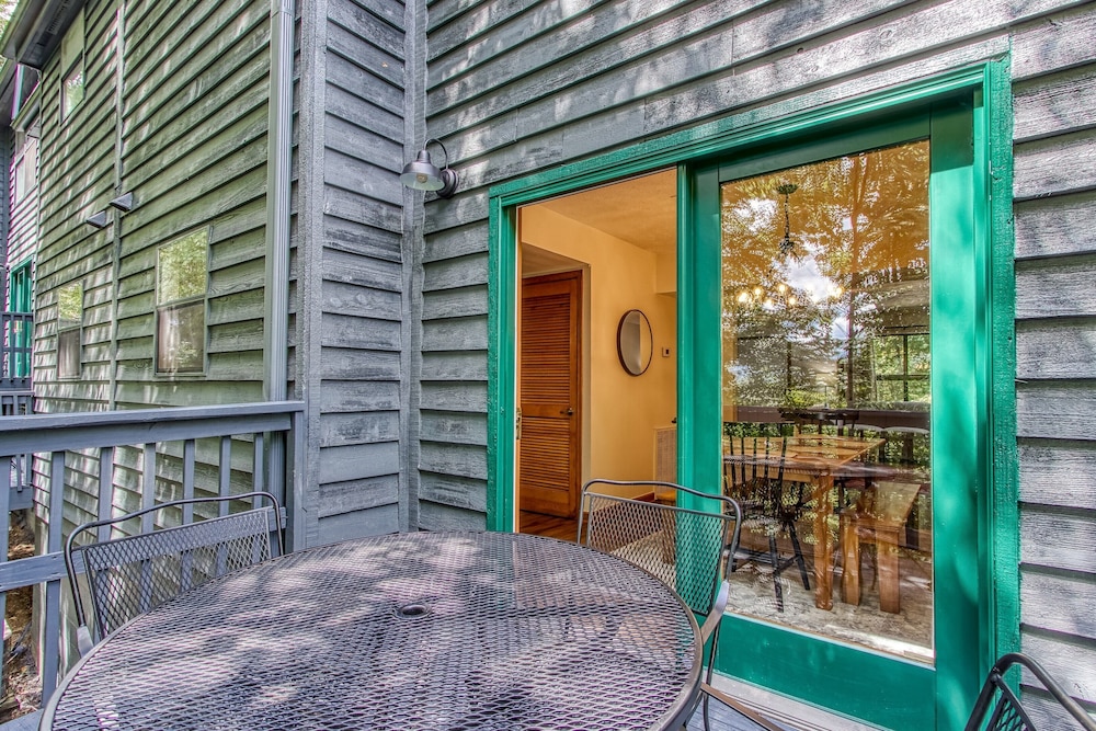 Pinecrest Townhomes 1K2Q Renovated - photo 19