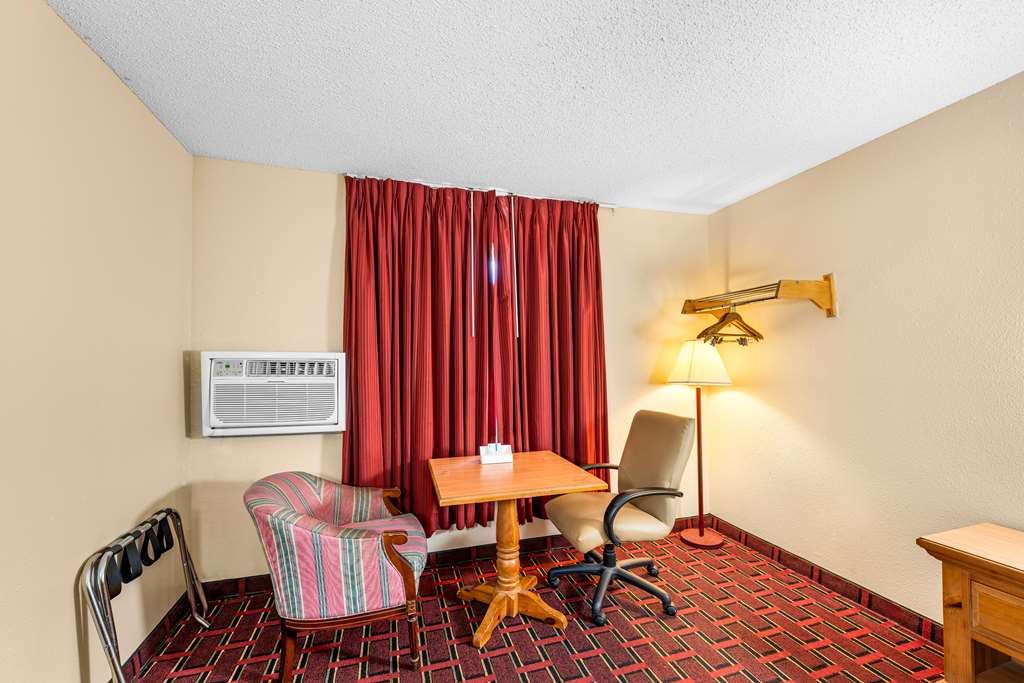 Americas Best Value Inn Decatur IL - photo 18