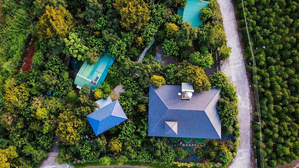 Homestay Vườn Trái Cây Nhiệt Đới Vô Ưu Garden — 5-Star Luxury Hotel in Bao Loc, Vietnam