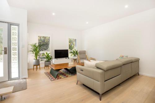 Bowers Nest Pet Friendly 2 Mins Walk to Beach — Culburra Beach — photo 2