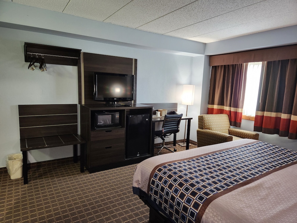 Stillwater Inn & Suites - photo 17