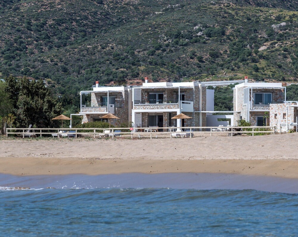 Cedar Bay Beachside Villas — 4-Star Luxury Hotel in Palaiochora, Greece