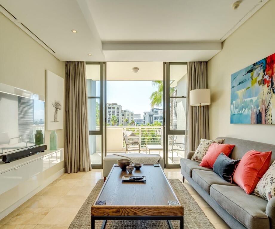 308 Juliette on the Waterfront Marina — 4-Star Luxury Hotel in Cape Town, South Africa
