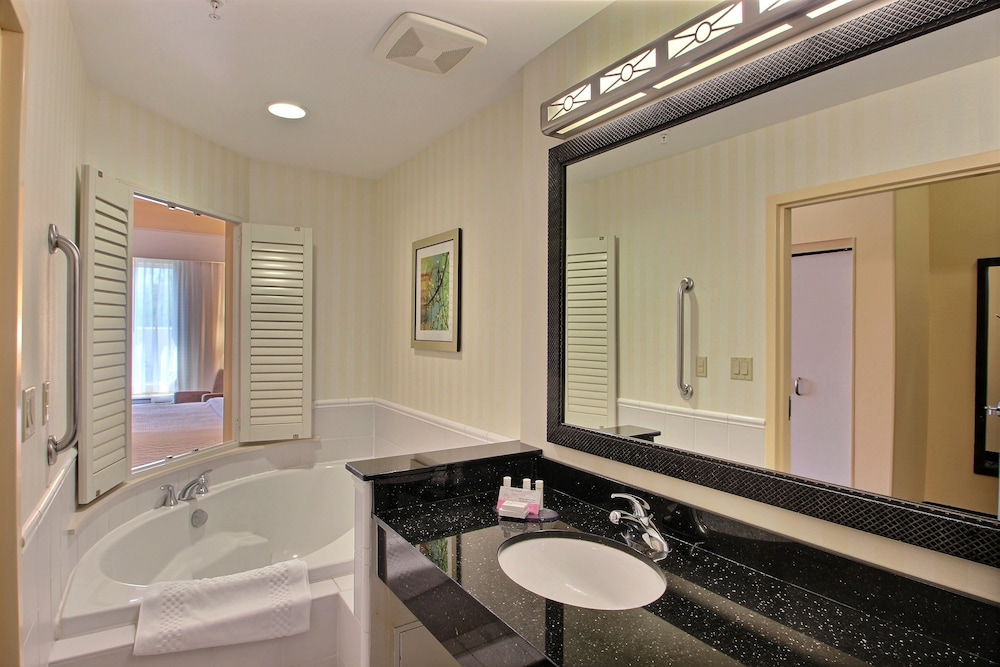 Fairfield Inn & Suites by Marriott Milwaukee Airport - photo 146