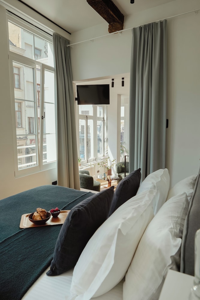 A Place Oude Koornmarkt 1 — Antwerpen