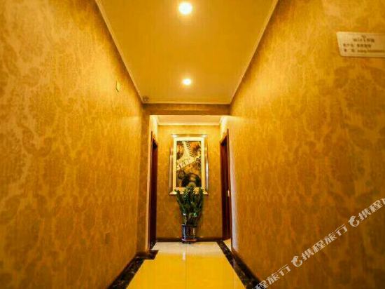 Xueyuan Hotel - last minute hotel in Harbin