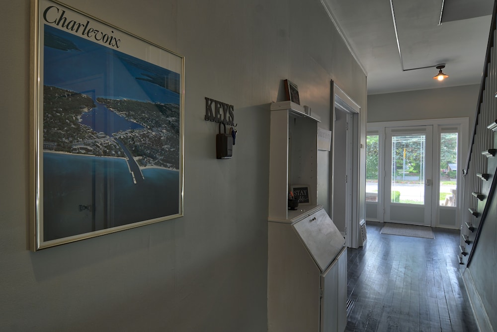 Charlevoix House - photo 3