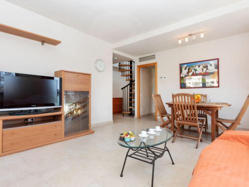 Apartment Aquaria 3 by Interhome — 4-Star Luxury Hotel in Salou, Spain