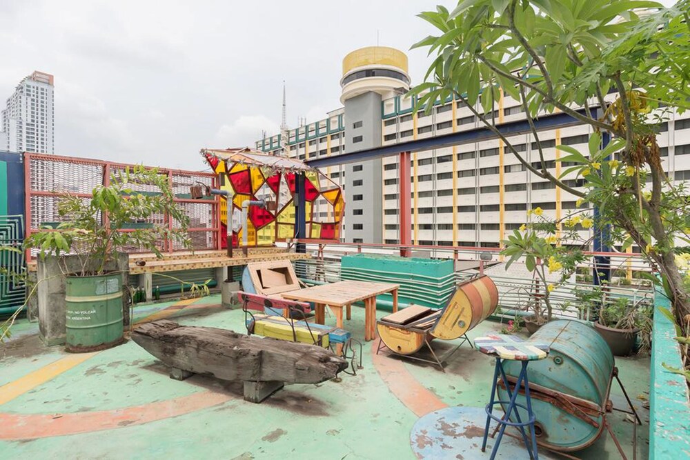 Saladaeng Gallery Hostel By Favstay