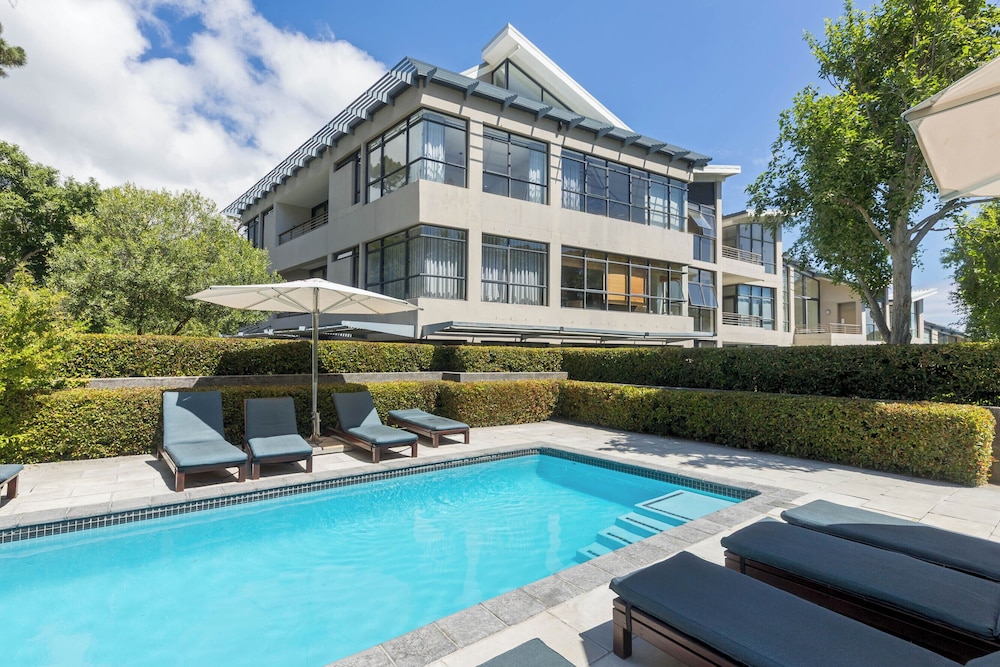 The Glen D30 — 4-Star Luxury Hotel in Cape Town, South Africa