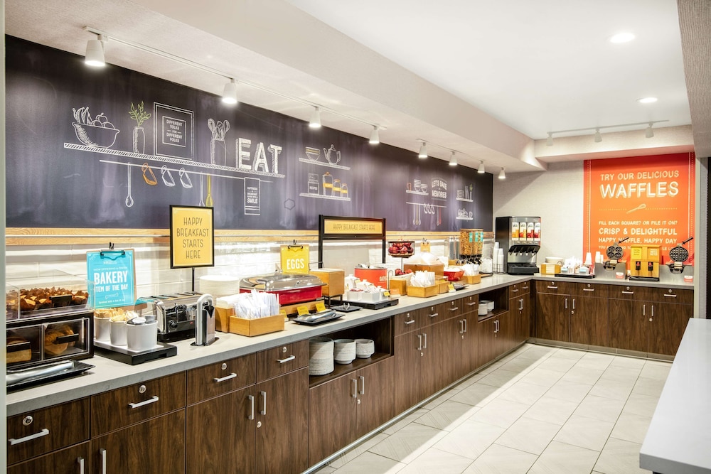 Hampton Inn & Suites Las Vegas Henderson - photo 34