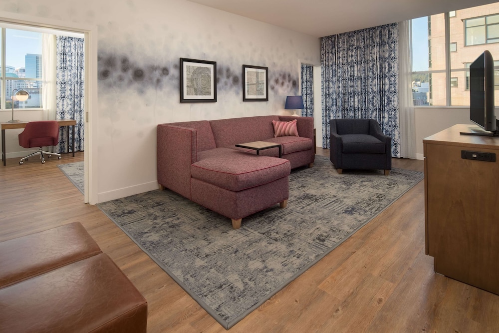 Hampton Inn & Suites Portland Pearl District - photo 25
