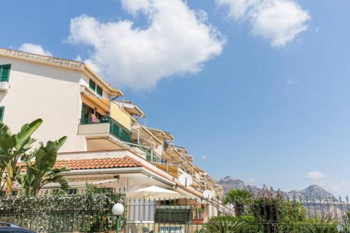 Appartamento Glass Cinquecento — 5-Star Luxury Hotel in Giardini-Naxos, Italy