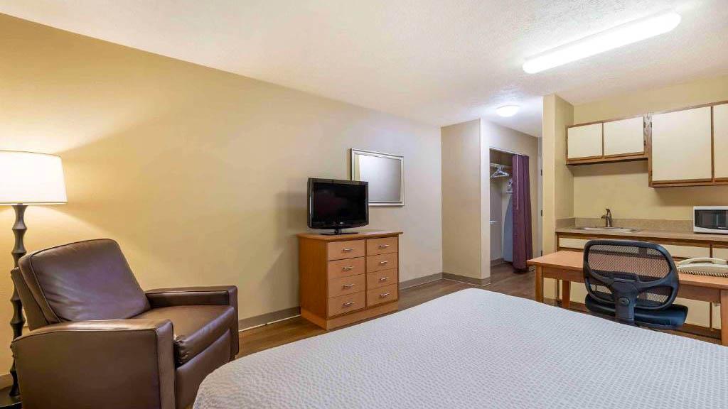 Studio 6 Extended Stay Indianapolis IN North Carmel - photo 8