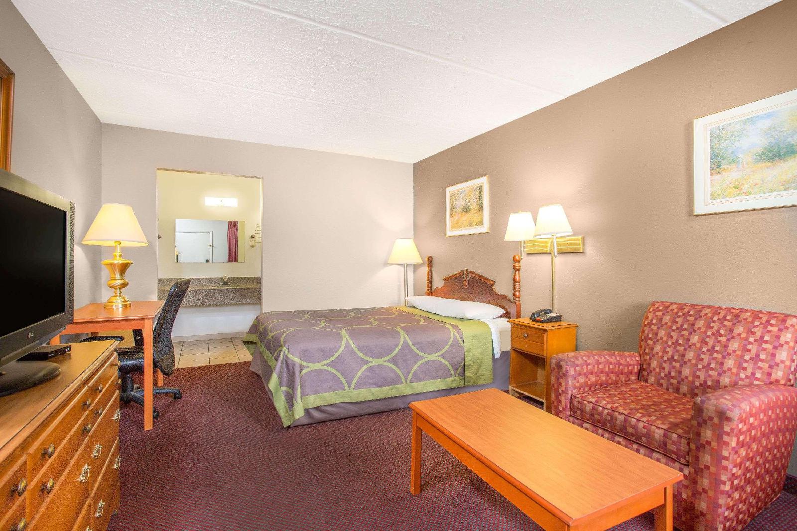 Knights Inn Glade Spring - photo 15
