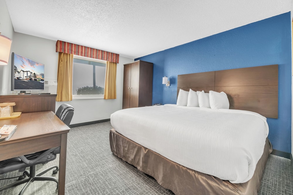 City Center Inn by OYO I 64 Newport News - photo 8