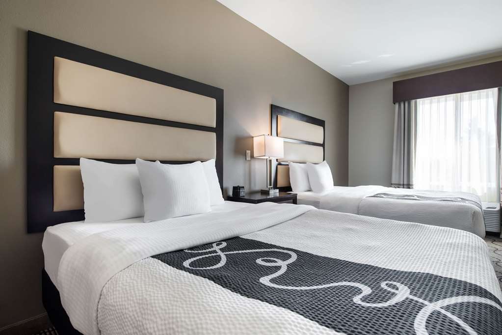La Quinta Inn & Suites by Wyndham Auburn - photo 20