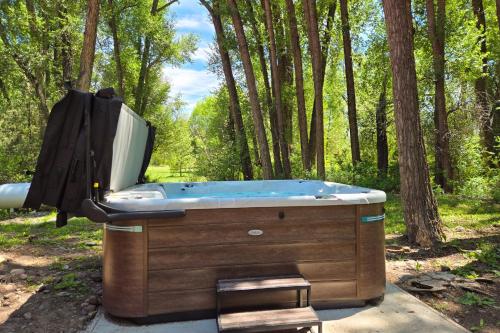 Mountain Majesty - carbon neutral hotel in North Bend