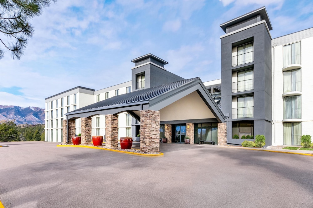 Embassy Suites by Hilton Colorado Springs - photo 81