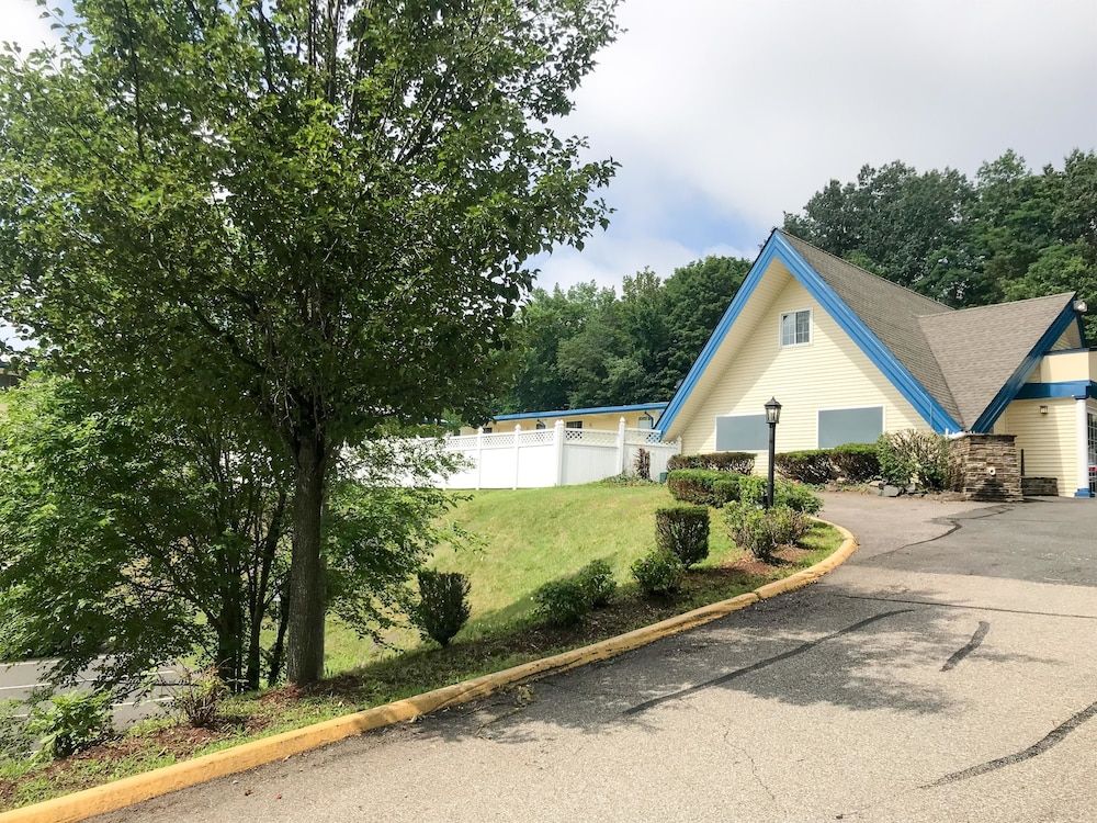 Motel 6 Holyoke MA - photo 18