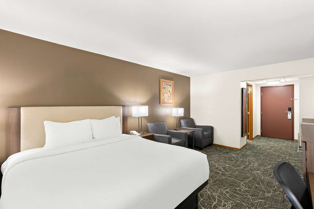 Best Western West Towne Suites - photo 15