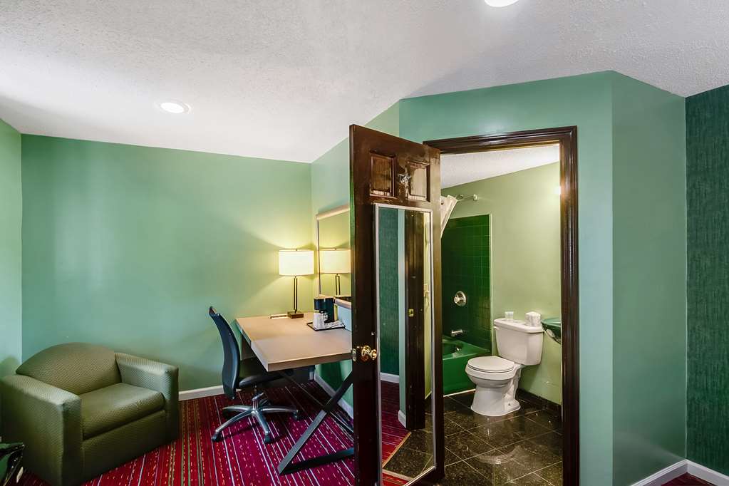 Americas Best Value Inn Torrington CT - photo 12