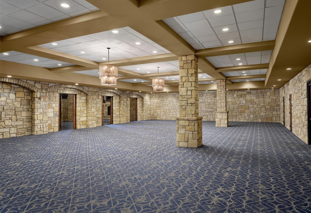 The Oread Lawrence Tapestry Collection by Hilton - photo 126