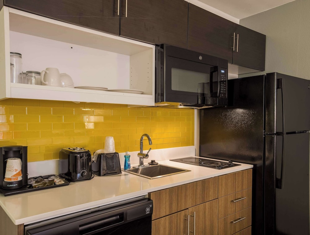 MainStay Suites Savannah Midtown - photo 14