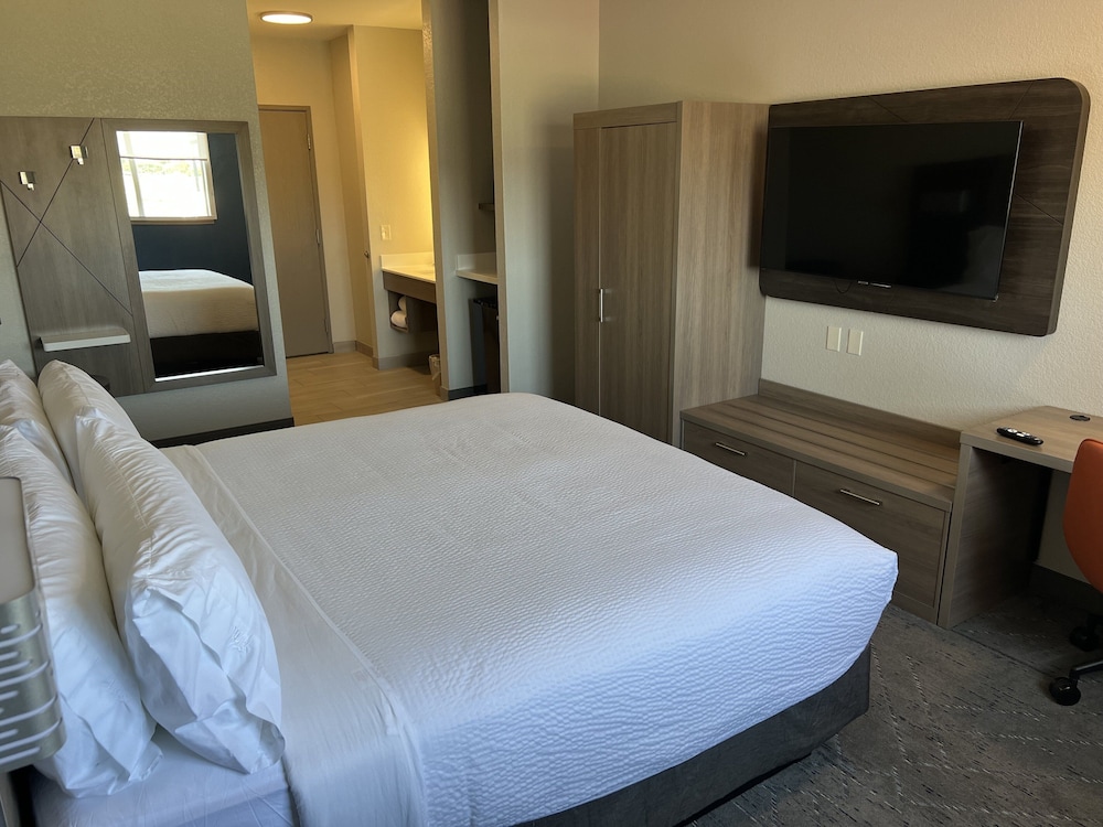 Holiday Inn Express Wichita North Park City by IHG - photo 7