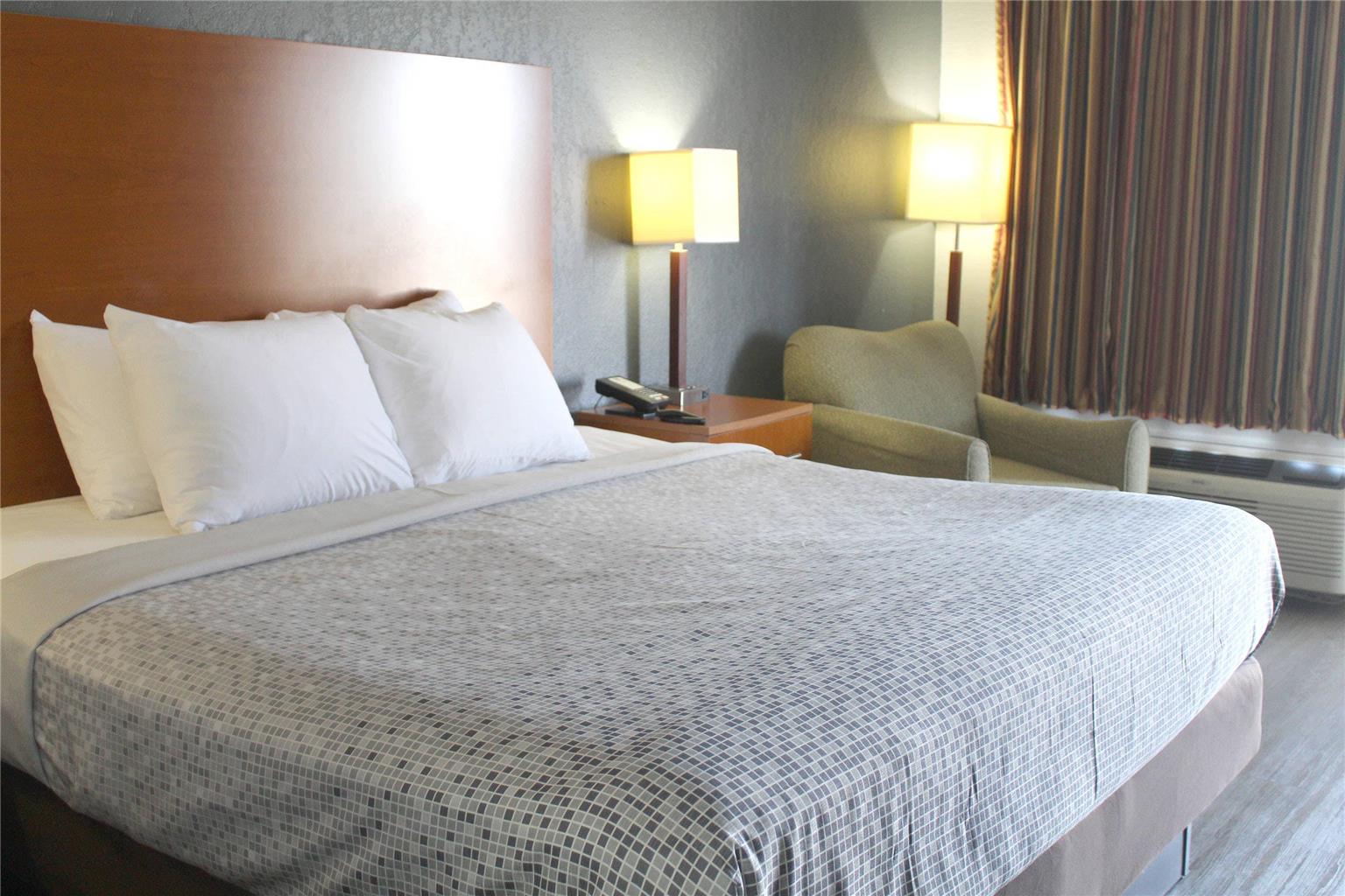Econo Lodge Franklin South - photo 32