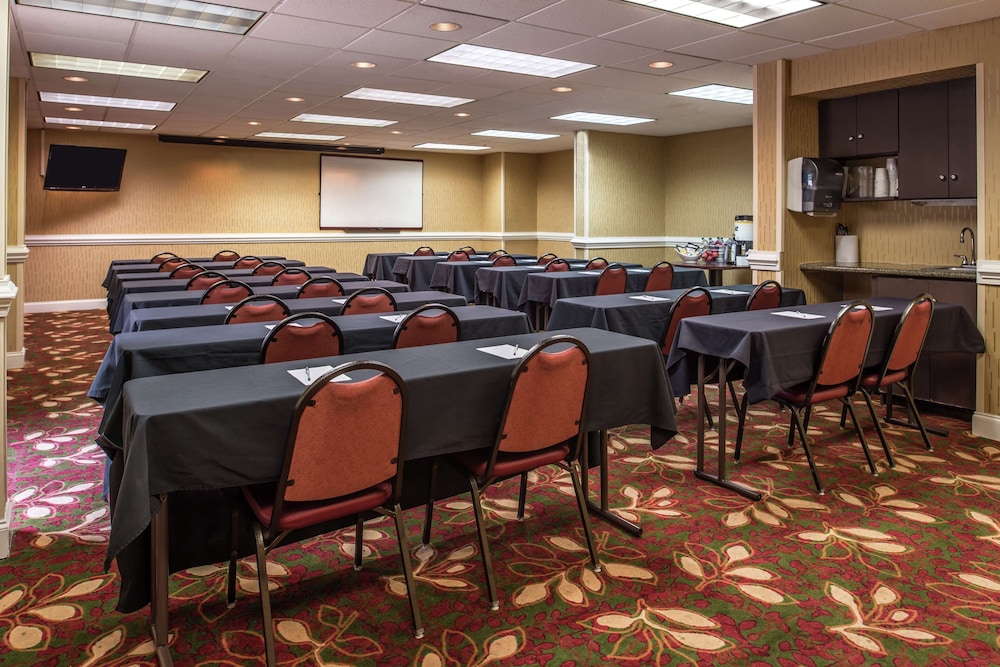 Hampton Inn Columbia Northeast Fort Jackson Area - photo 49