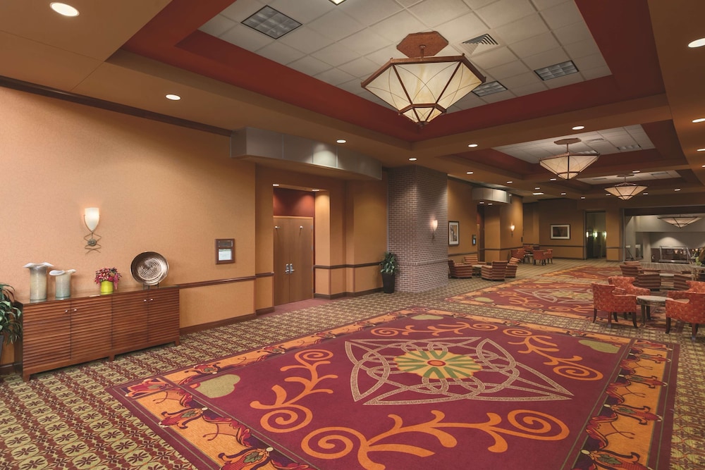 Embassy Suites Omaha La Vista Hotel & Conference Center - photo 55