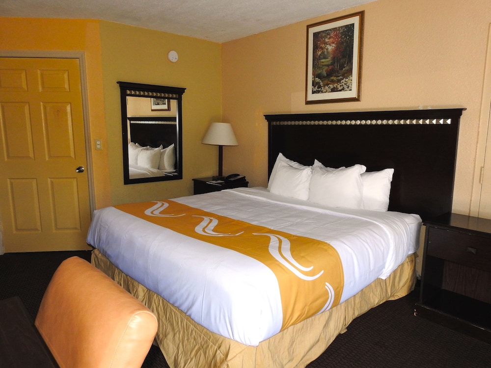 Howard Johnson by Wyndham Orlando International Drive - photo 3