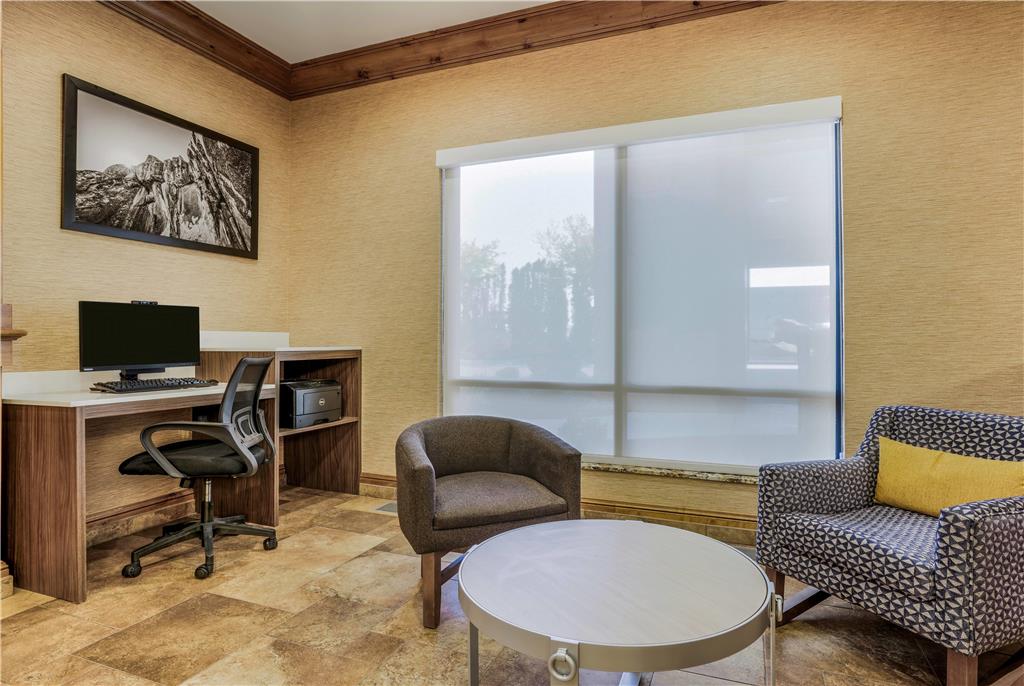 La Quinta Inn & Suites by Wyndham Twin Falls - photo 33